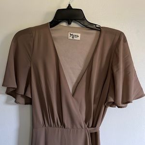 Show me your Mumu Flutter sleeve wrap dress in Dune chiffon- size Small